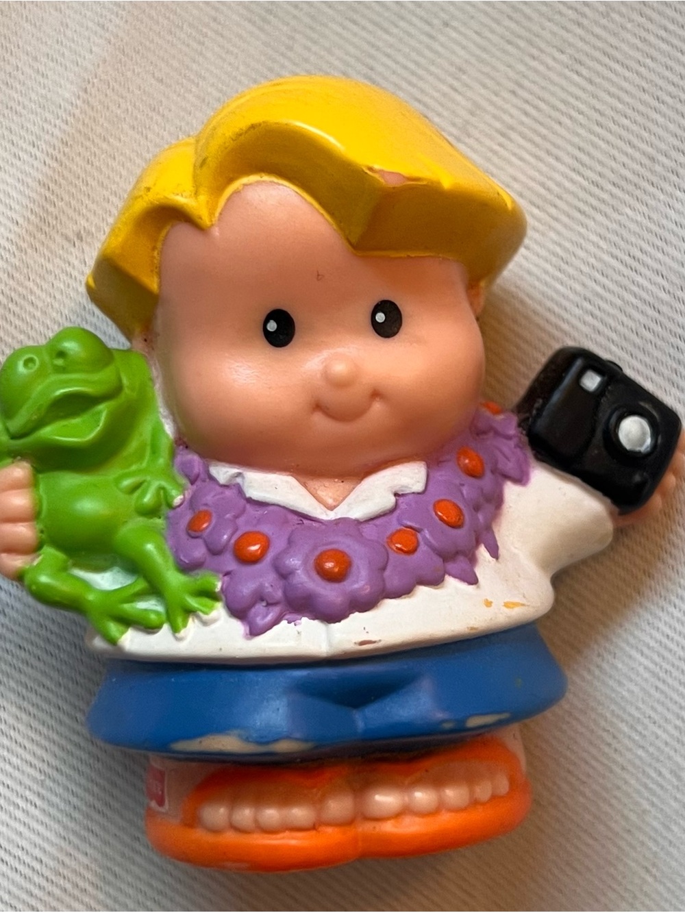 Fisher Price Little People Vacation Eddie Figure Frog Camera Floral Lei